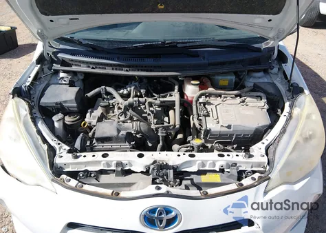 2013 Toyota Prius C Three from USA, damaged, VIN JTDKDTB39D1556099